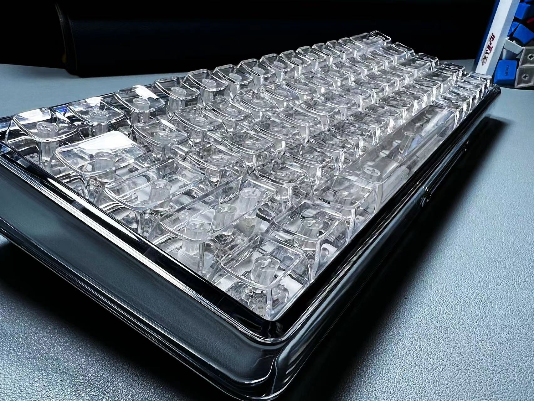 132 Keys Crystal Transparent K - Keyboard Gaming Black review and price